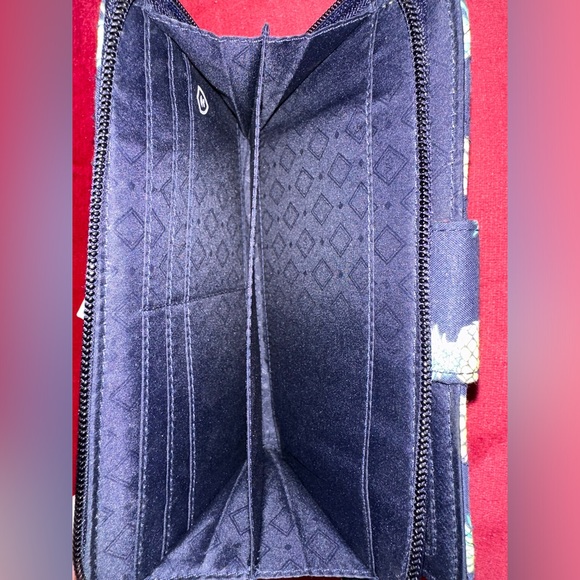 NWT Vera Bradley RFID Turnlock Wallet Toucan Party Pineapple Quilted Cotton - Picture 4 of 4